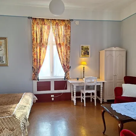 Tjotta Gjestegaard Guest house *