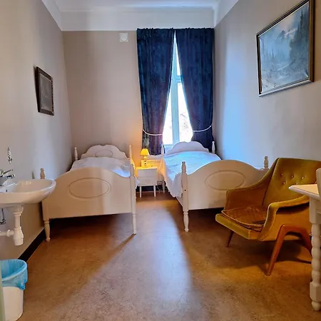 Tjotta Gjestegaard *